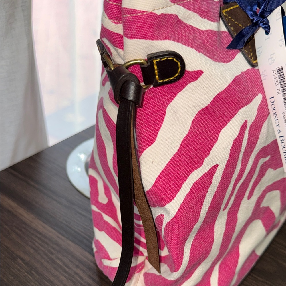 Dooney & Bourke Stylish Pink Zebra-Print Tote Bag NWT - Picture 5 of 15
